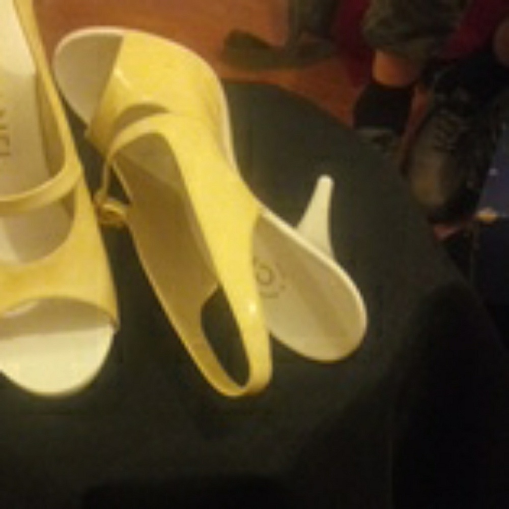 Shoes - Picture 2 of 3